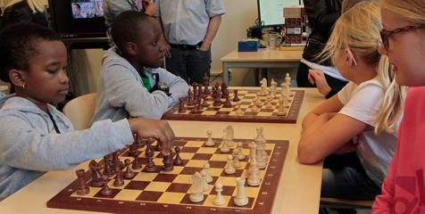 Schaken op De Krullevaar in Hoogeveen - Julius Pankey